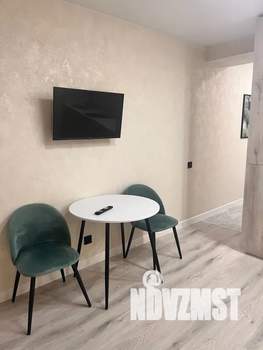 Студия квартира, посуточно, 40м2, 8/19 этаж