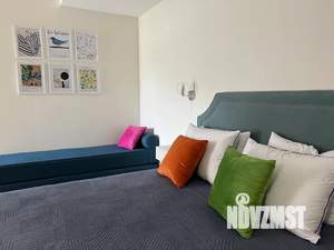 Студия квартира, посуточно, 38м2, 1/10 этаж