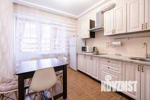 1-к квартира, посуточно, 48м2, 6/10 этаж