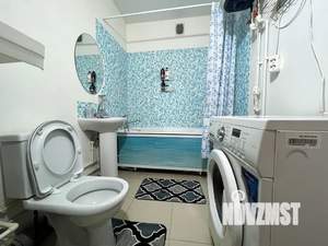 Студия квартира, посуточно, 35м2, 1/11 этаж