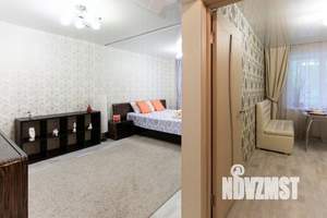 1-к квартира, посуточно, 49м2, 1/1 этаж