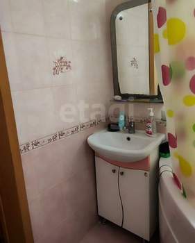 2-к квартира, вторичка, 42м2, 1/5 этаж