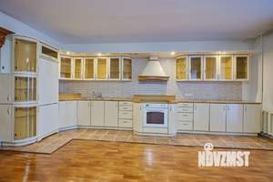 2-к квартира, вторичка, 120м2, 2/7 этаж