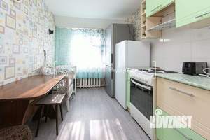 4-к квартира, вторичка, 65м2, 1/1 этаж