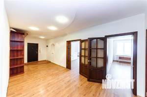 3-к квартира, вторичка, 107м2, 5/5 этаж