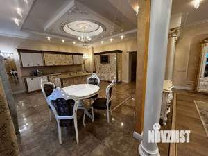 4-к квартира, вторичка, 205м2, 3/4 этаж