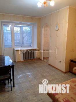 2-к квартира, вторичка, 40м2, 3/5 этаж