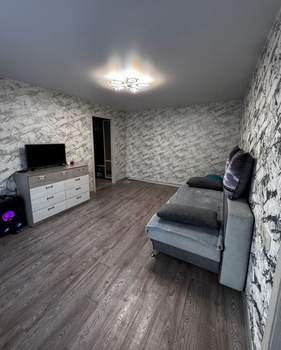 2-к квартира, вторичка, 37м2, 1/5 этаж