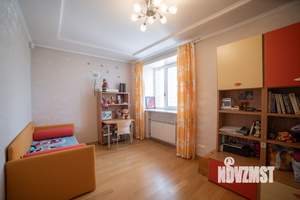 4-к квартира, вторичка, 132м2, 3/6 этаж