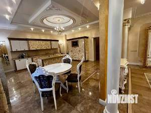 4-к квартира, вторичка, 205м2, 3/4 этаж