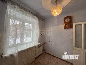 2-к квартира, вторичка, 42м2, 1/4 этаж