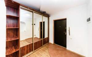 3-к квартира, вторичка, 107м2, 1/5 этаж