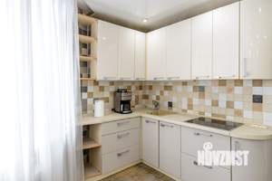 3-к квартира, вторичка, 68м2, 1/19 этаж