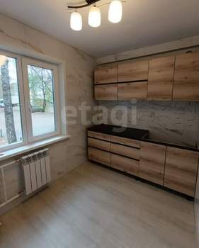 4-к квартира, вторичка, 58м2, 1/5 этаж