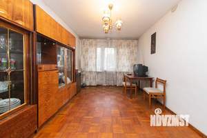 2-к квартира, вторичка, 43м2, 1/5 этаж