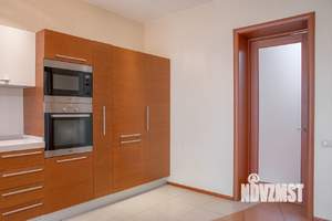 4-к квартира, вторичка, 198м2, 4/6 этаж