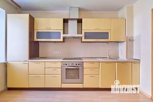 3-к квартира, вторичка, 77м2, 3/6 этаж