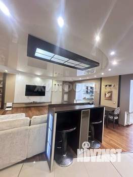 3-к квартира, вторичка, 100м2, 8/10 этаж