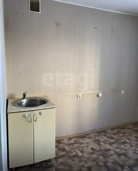 2-к квартира, вторичка, 61м2, 1/10 этаж