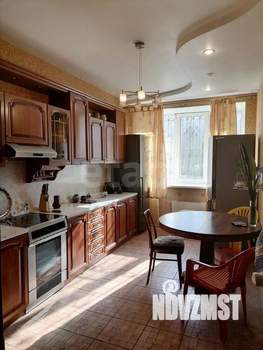 3-к квартира, вторичка, 100м2, 1/7 этаж