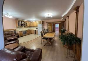 2-к квартира, вторичка, 90м2, 2/5 этаж