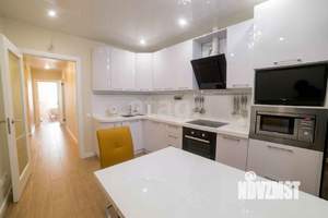 2-к квартира, вторичка, 64м2, 1/10 этаж