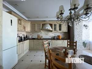 2-к квартира, вторичка, 63м2, 7/10 этаж
