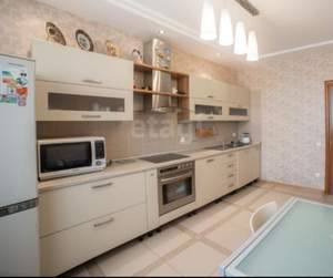 4-к квартира, вторичка, 122м2, 3/5 этаж