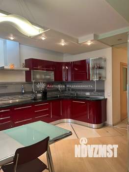 4-к квартира, вторичка, 124м2, 2/5 этаж