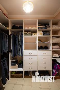 4-к квартира, вторичка, 130м2, 3/10 этаж