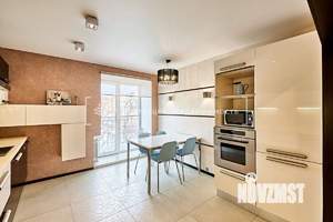 4-к квартира, вторичка, 117м2, 3/9 этаж