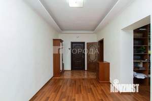 2-к квартира, вторичка, 107м2, 7/7 этаж