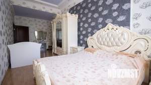 4-к квартира, вторичка, 250м2, 2/4 этаж