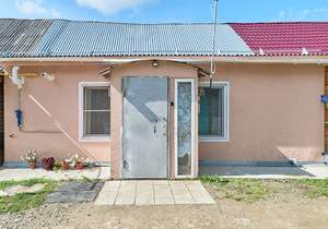 3-к квартира, вторичка, 70м2, 1/1 этаж