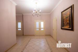 4-к квартира, вторичка, 130м2, 3/10 этаж