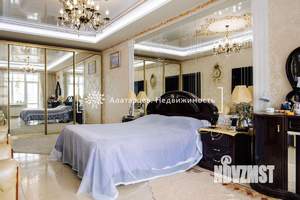 4-к квартира, вторичка, 142м2, 4/5 этаж