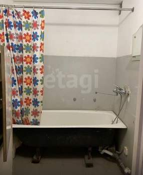 2-к квартира, вторичка, 61м2, 1/10 этаж