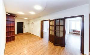 3-к квартира, вторичка, 107м2, 1/5 этаж