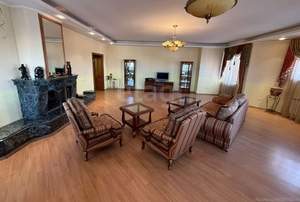 4-к квартира, вторичка, 225м2, 6/6 этаж