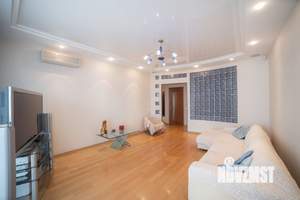 4-к квартира, вторичка, 132м2, 3/6 этаж