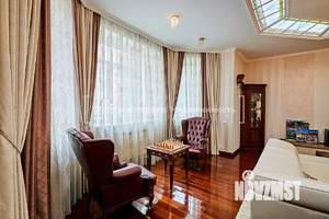 4-к квартира, вторичка, 158м2, 2/5 этаж