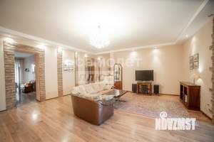 4-к квартира, вторичка, 137м2, 2/9 этаж