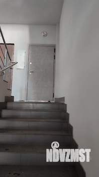 Студия квартира, вторичка, 104м2, 1/3 этаж