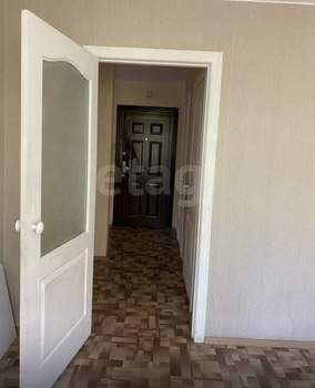 2-к квартира, вторичка, 61м2, 1/10 этаж