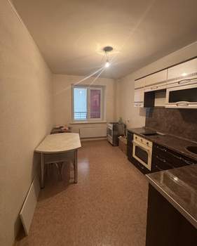 2-к квартира, вторичка, 60м2, 1/17 этаж