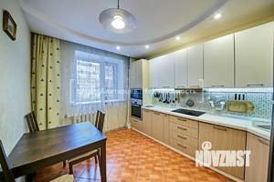 3-к квартира, вторичка, 95м2, 2/4 этаж