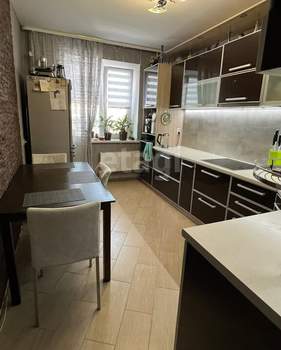 2-к квартира, вторичка, 63м2, 10/17 этаж