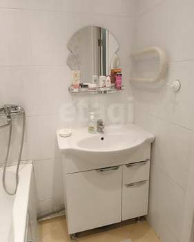 2-к квартира, вторичка, 60м2, 10/17 этаж