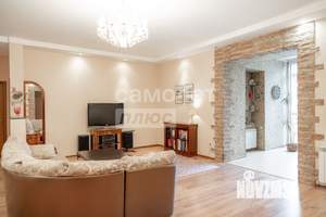 4-к квартира, вторичка, 137м2, 2/9 этаж