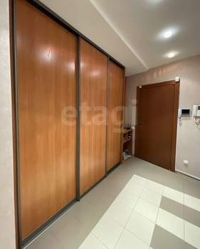 4-к квартира, вторичка, 122м2, 3/5 этаж